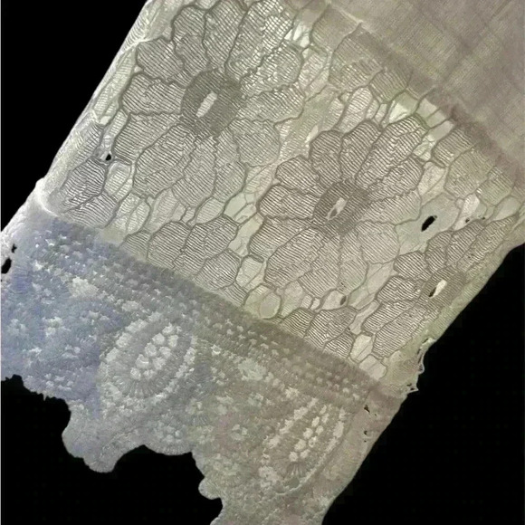 White Embroidered Blouse - Picture 3 of 3